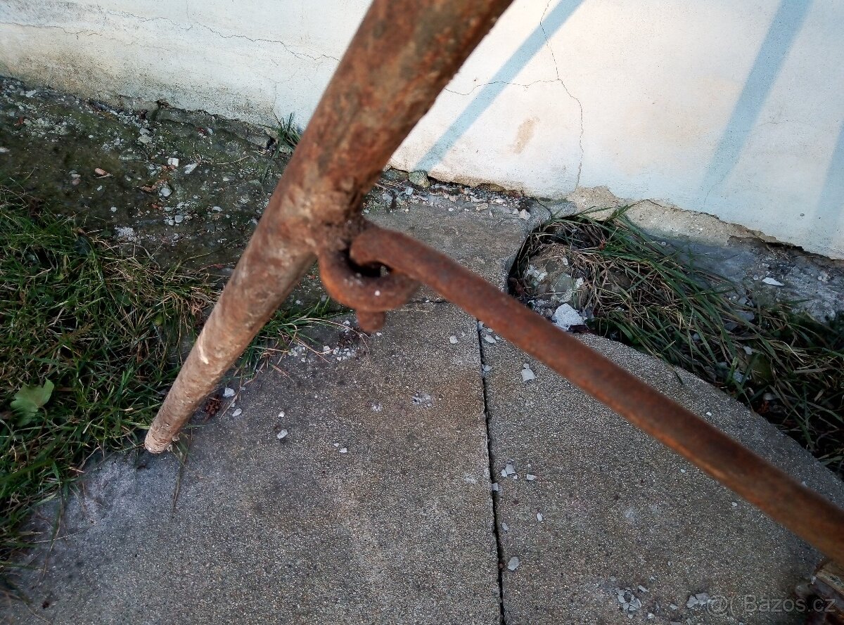 instalatérský svěrák - 10