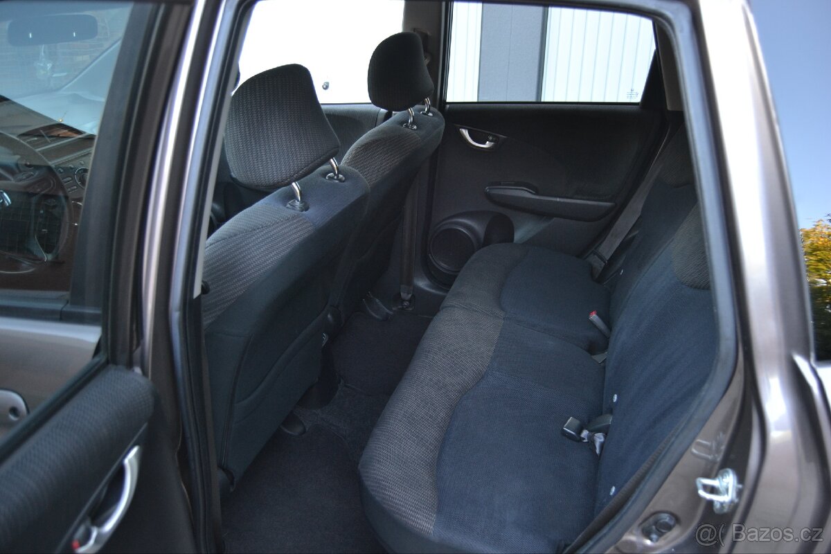 Honda Jazz 1.339 i-VTEC 73kw rok 2013 - 10