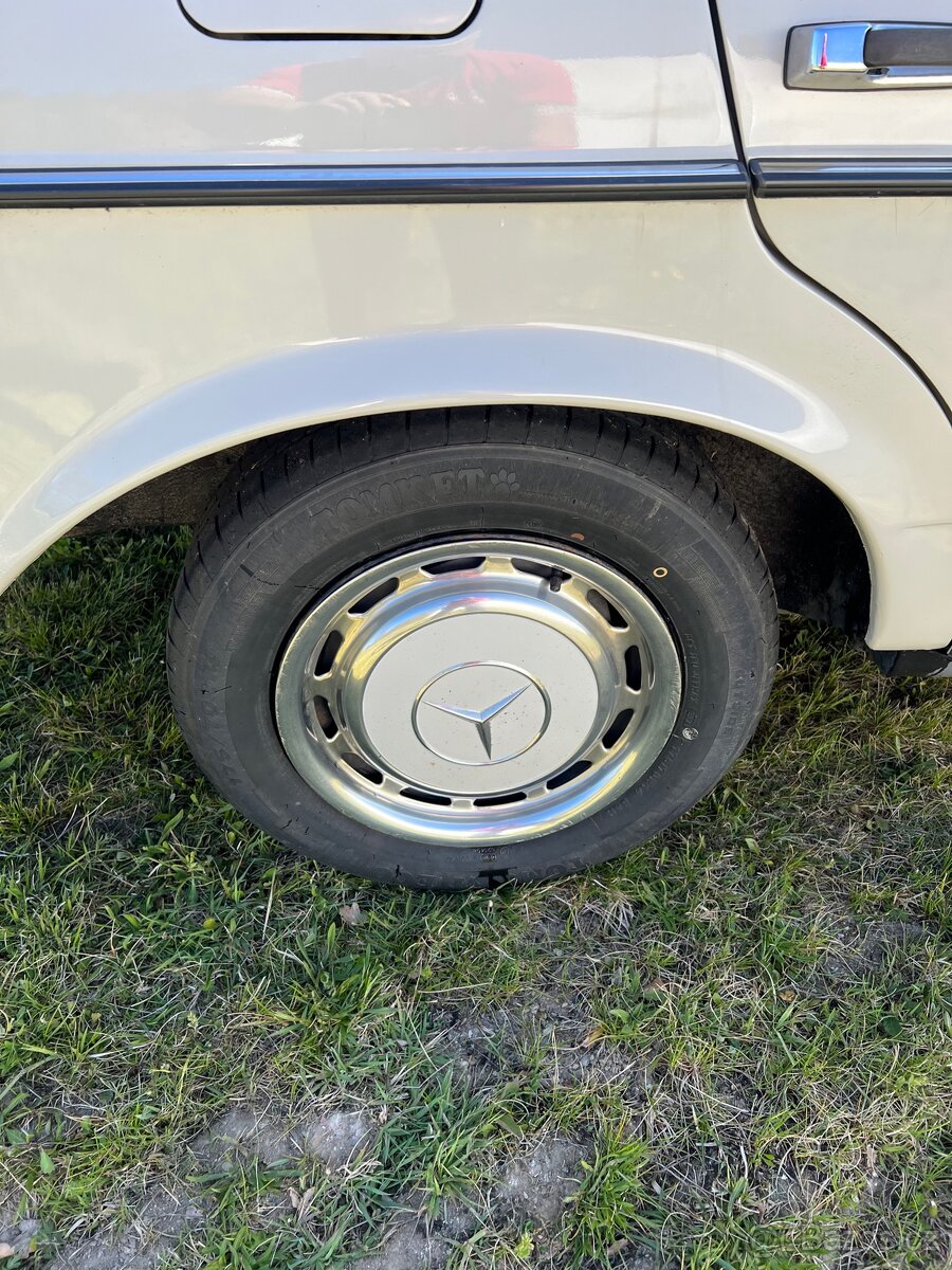 Mercedes-Benz W 123 - 10