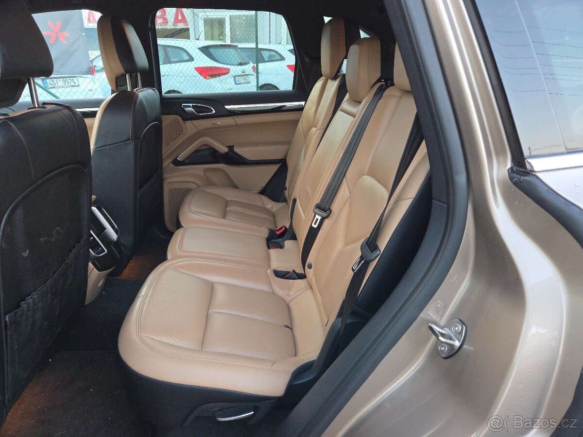 Porsche Cayenne 3.0D 193kw 1.majitel rok 2016 - 10