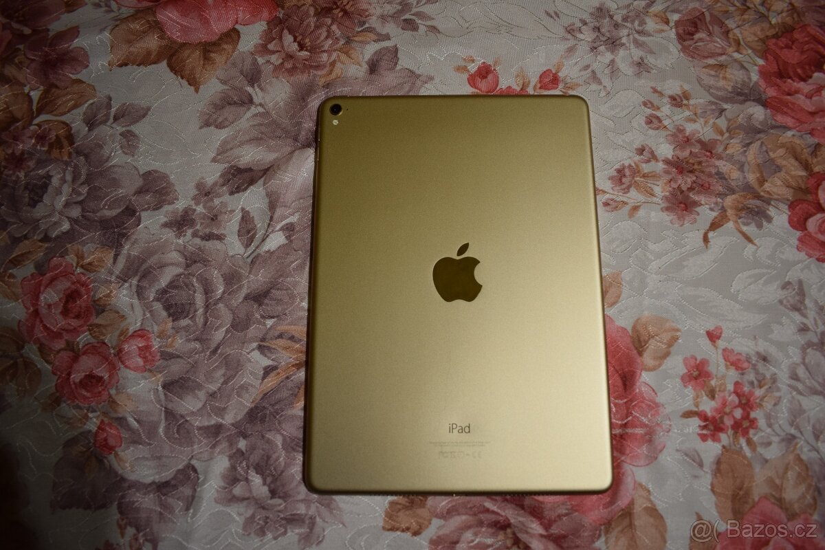 Apple iPad Pro 9.7-inch - A1673, (Wi-Fi Only), 256GB, (10) - 10