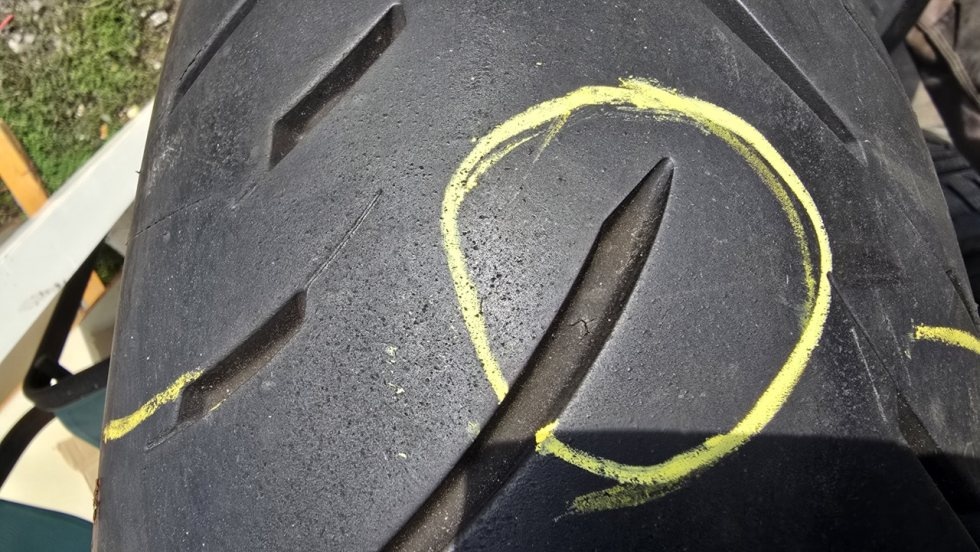 Píchlé Dunlop 180/55/17, DOT0124 - 10