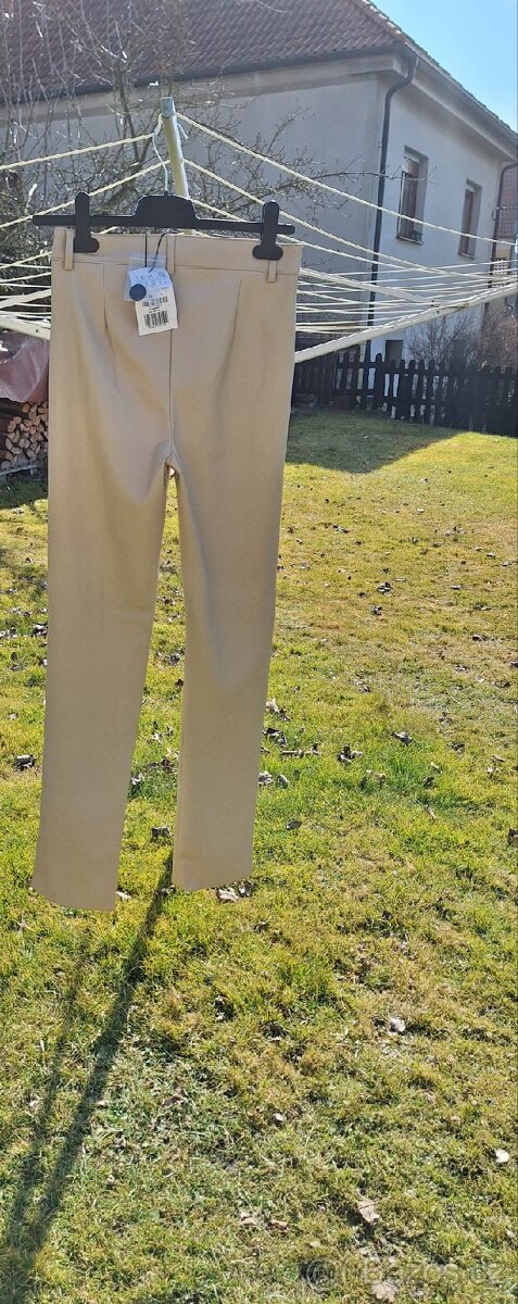 DÍVČÍ KALHOTÝ PÚLL&BEAR vel.S NOVÉ - 10