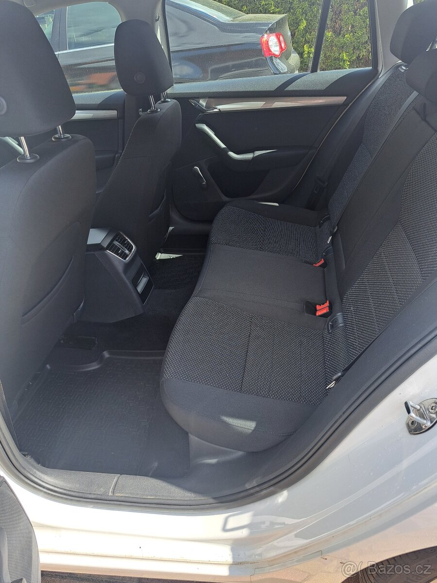 Škoda Octavia kombi 1.6 TDI ,,odpočet " - 10