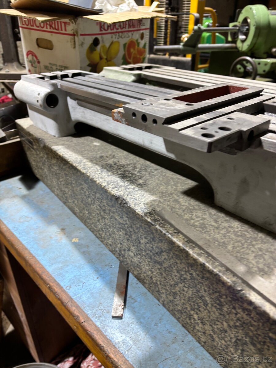 Prodám dílce k soustruhu MN 80 - 10