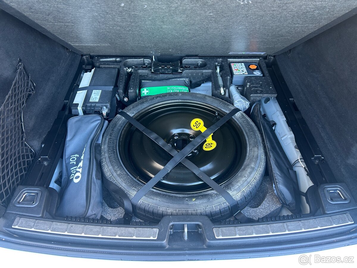 XC60 B4 AWD R-DES, ČR,záruka,tažné,servis,DPH - 10