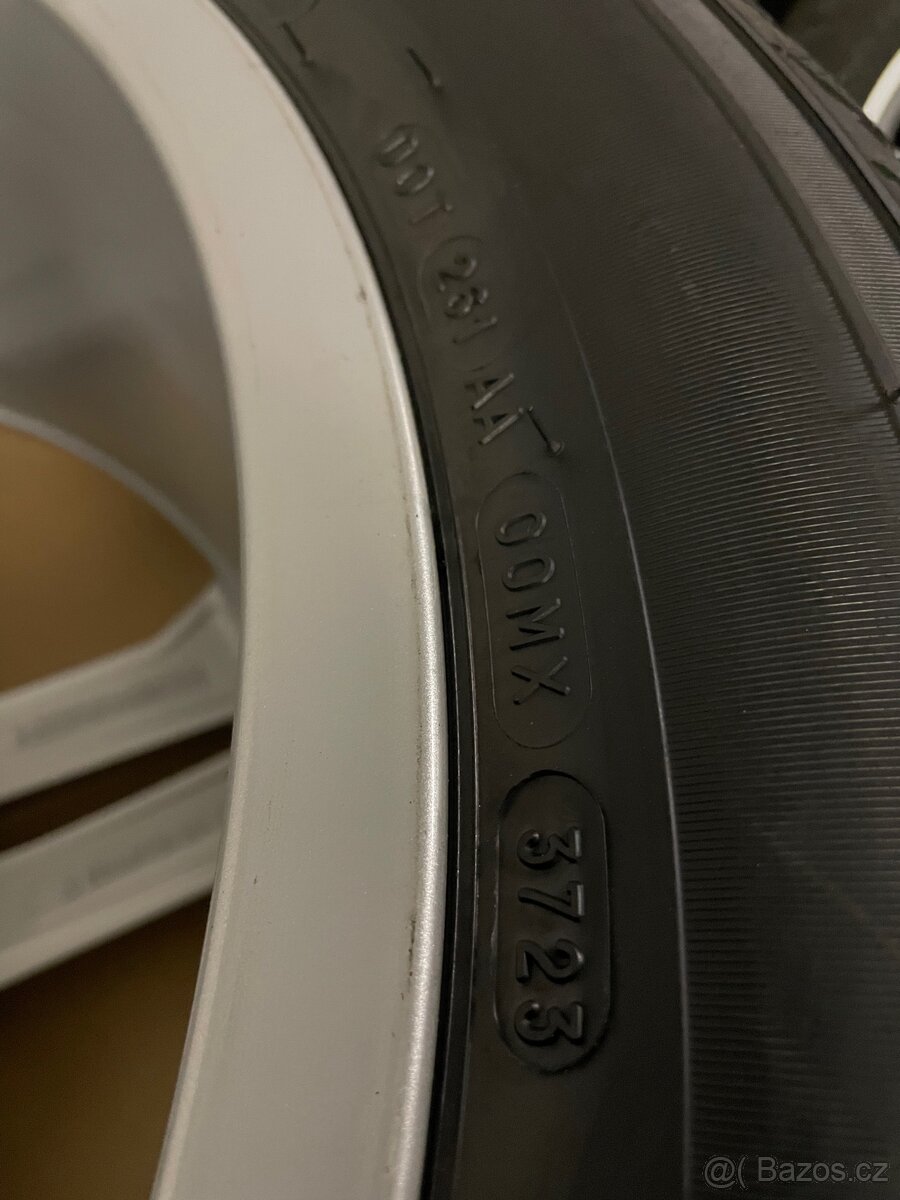 Original zimni Audi Q5 SQ5 r20 255/45/20 100% - 10