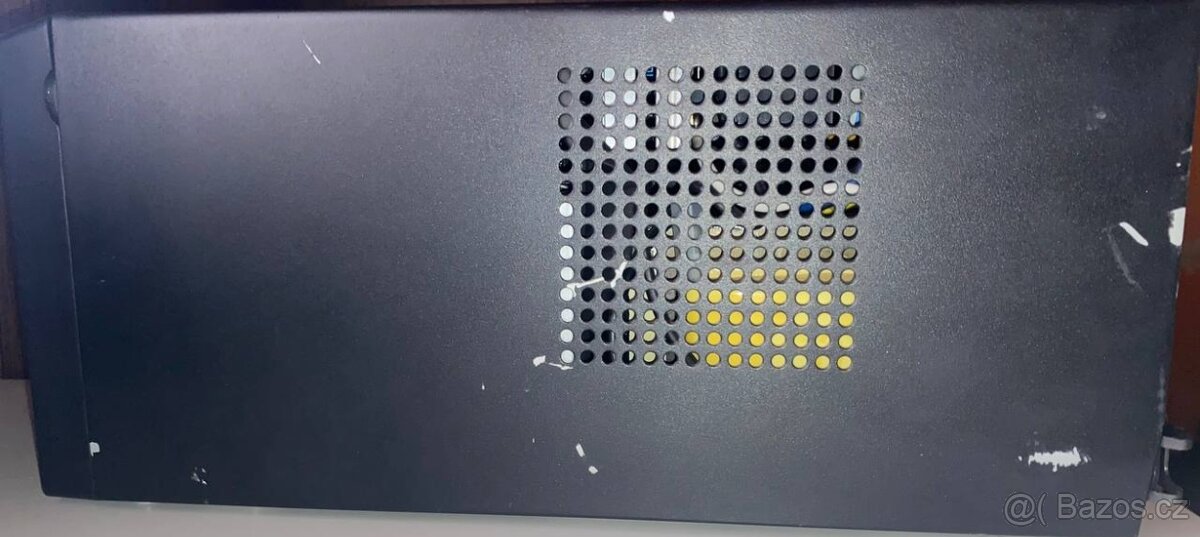 APC Smart-UPS SMT750I – nová baterie 2024, plně funkční - 10