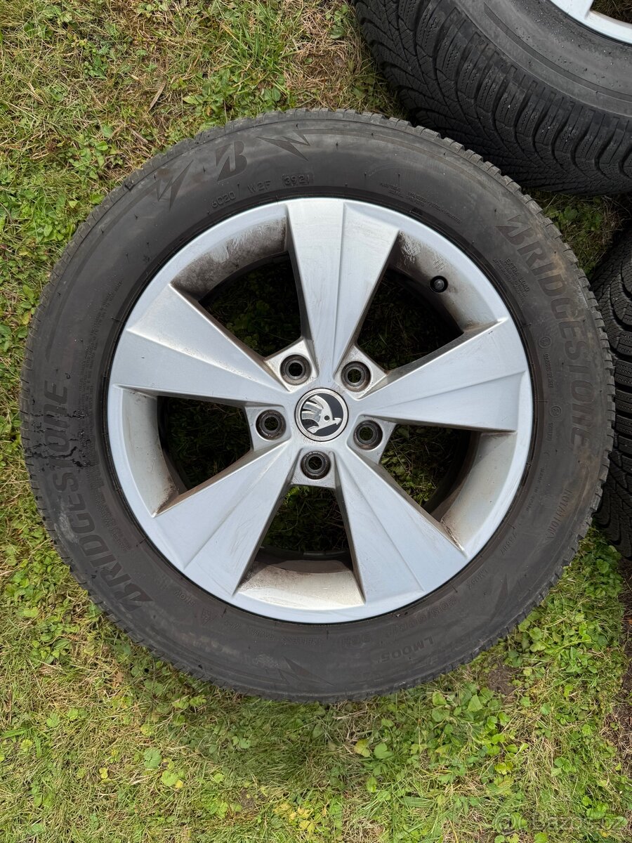 Zimní sada pneu 205/60/16 + disky Octavia - 10