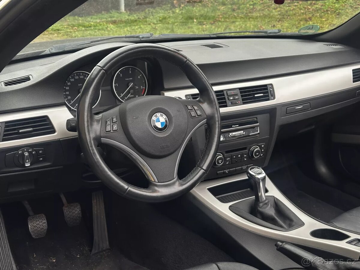 BMW Řada 3 E93 320D 135kW Cabrio Xenony Kamera Kůže Tempomat - 10