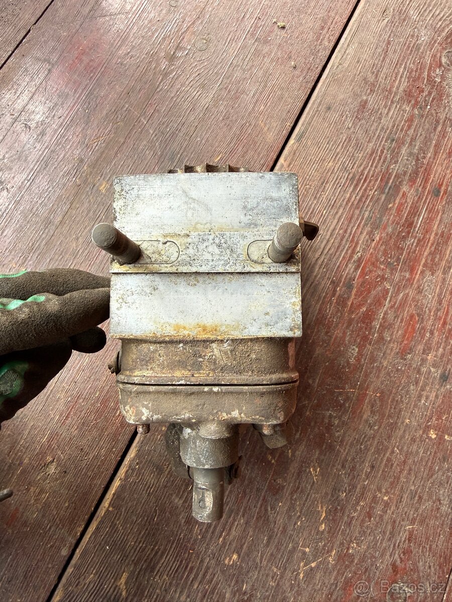 Jawa Speciál - kartéry převodovek - 10