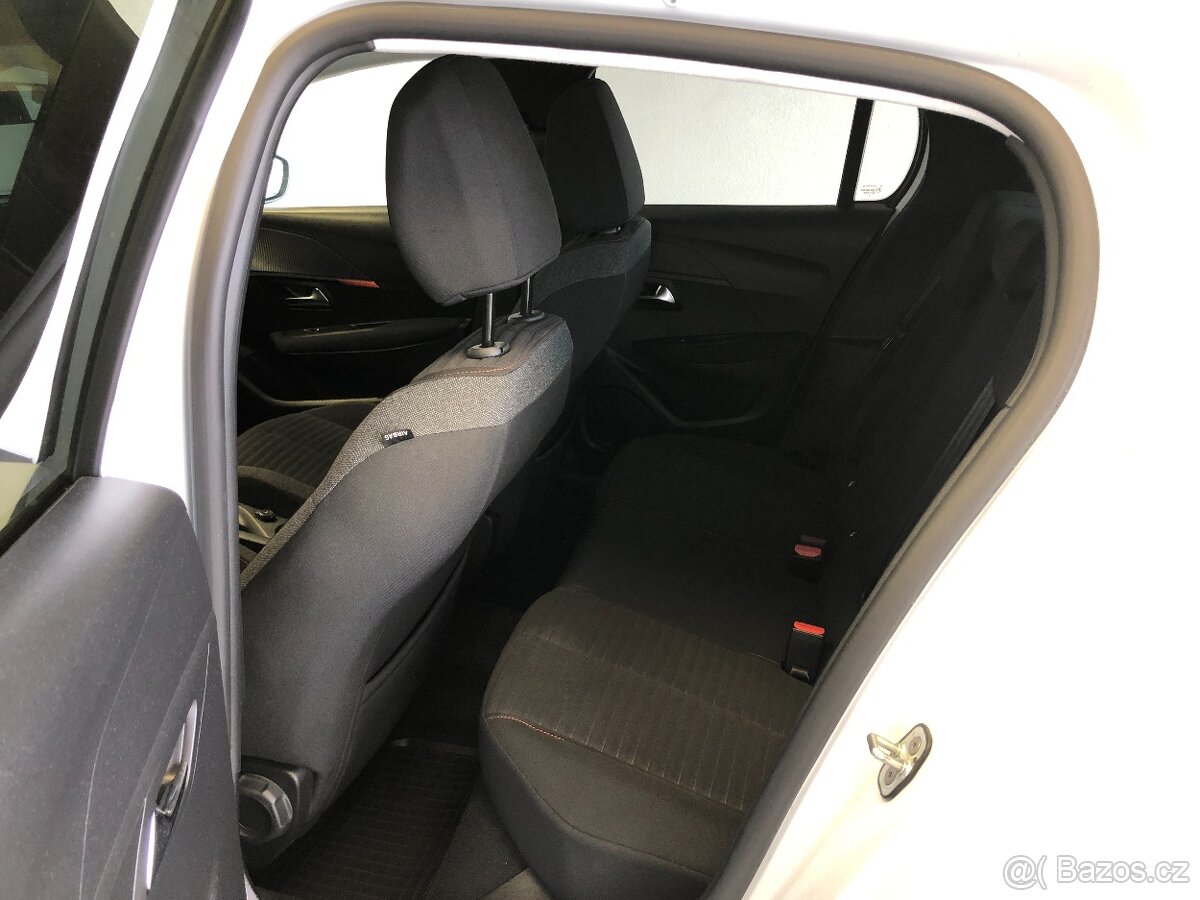 PEUGEOT 208 1.2 PureTech ALLURE - 10