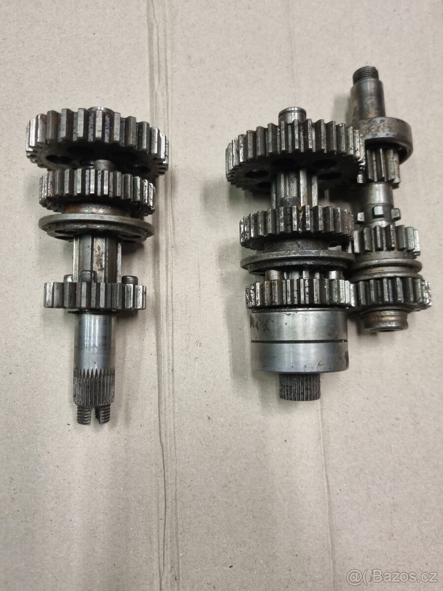 Prodám dily čz 125 a 150 - 10