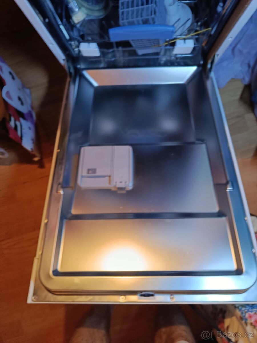 Nová myčka Philco - 10