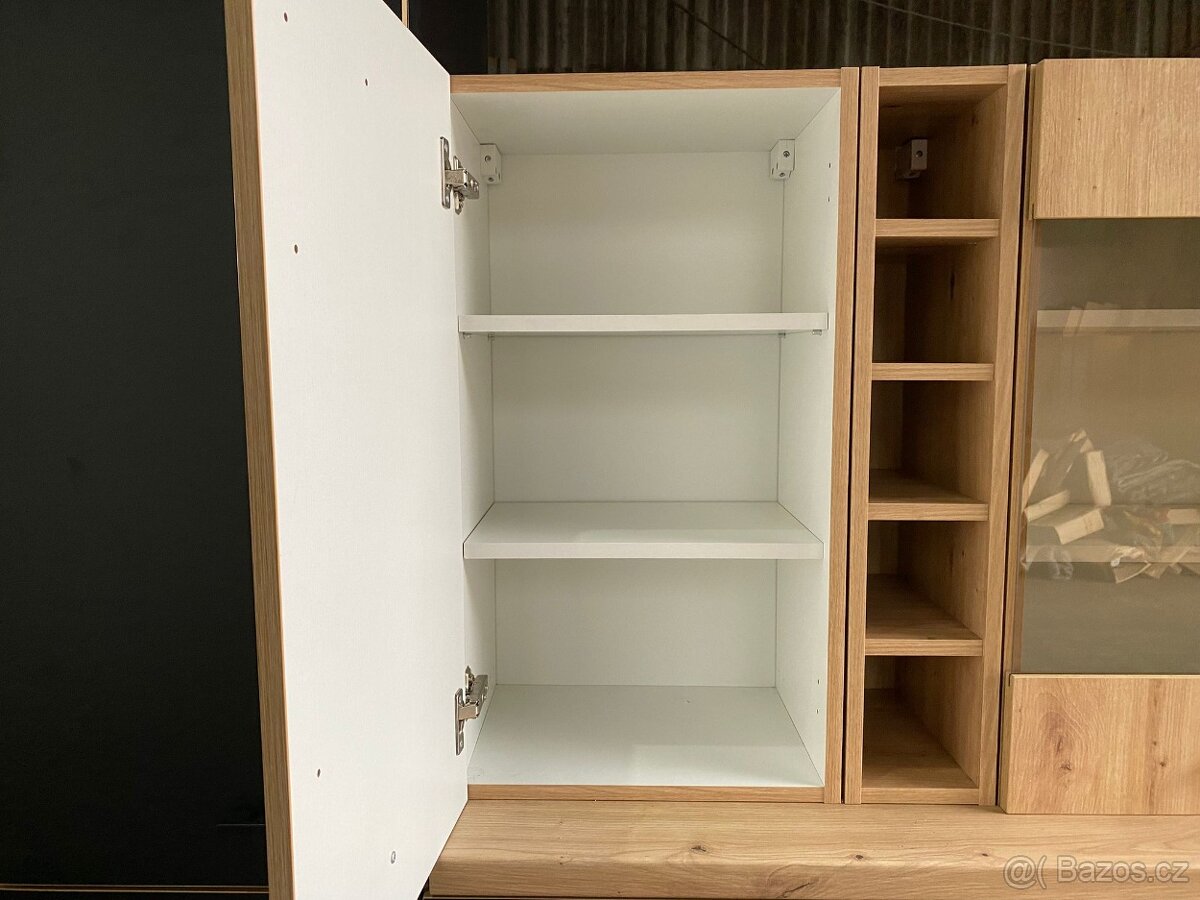 Moderní kuchyňská linka bez spotřebiči - 10
