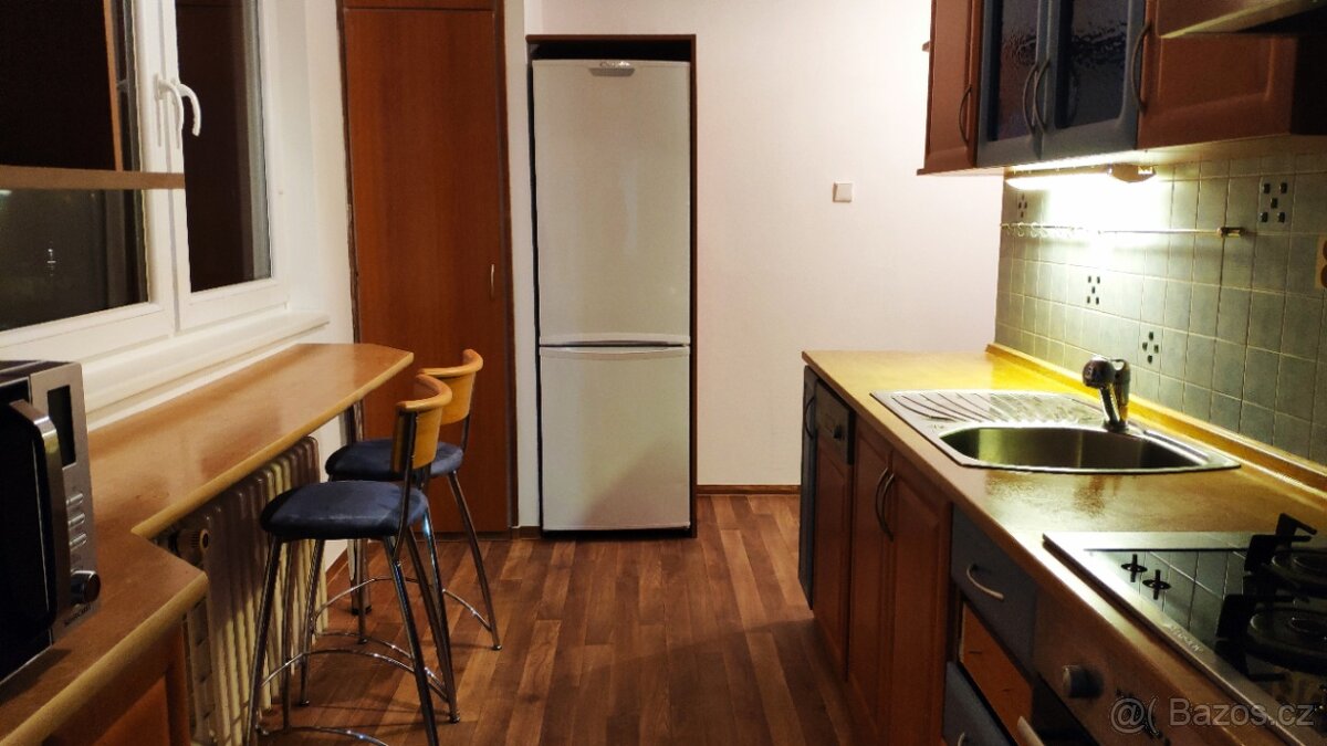 Dlouhodobě pronajmu zařízený a vybavený byt 2+1+ komora - 10