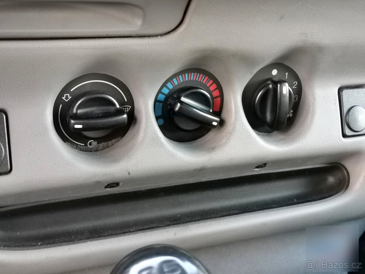 Ford TRANSIT 2.5D/63KW L1H1/ 9 MÍST/ TAŽNÉ - 10