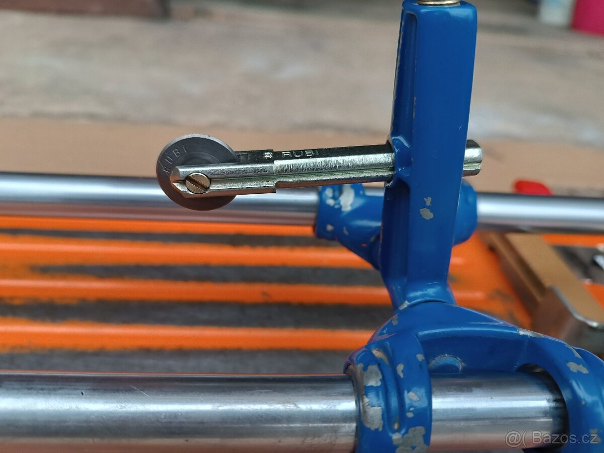 Řezačka na obklady - 10