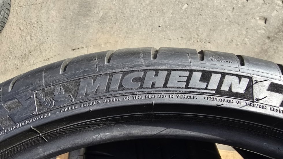 Letní pneu 245/35/20 Michelin - 10