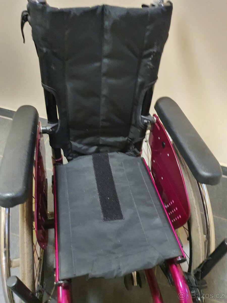úzký skládací TOP invalidní vozík - 10
