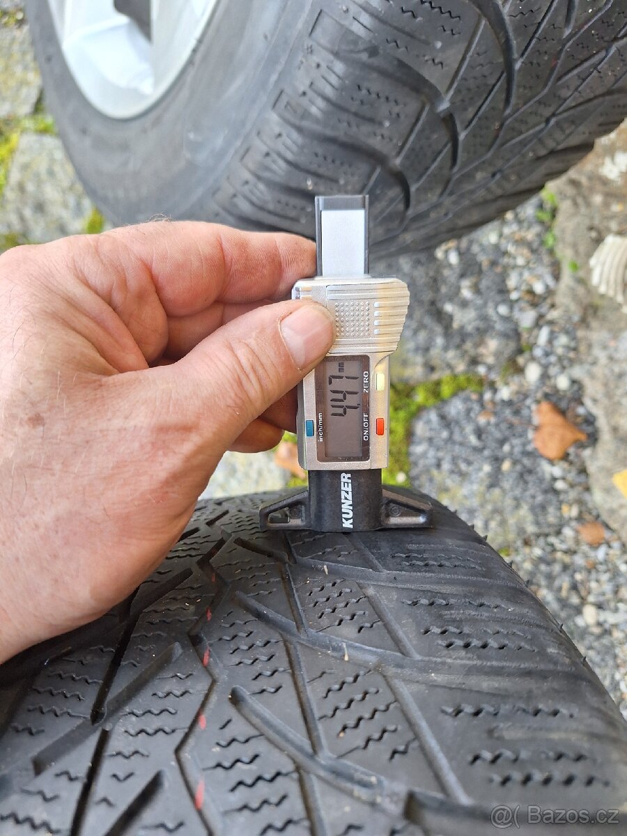4x zimní 205 55 16. - 10