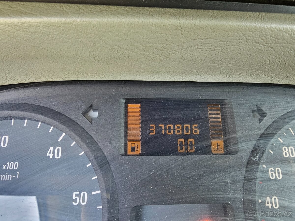 Opel Vivaro 2.5 DTI Van L2H1 - 10