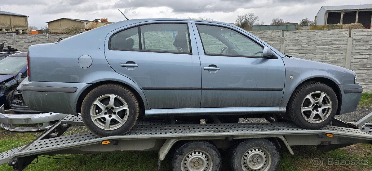 Škoda Octavia 1 facelift 1.6 benzín rok 2002 - 10