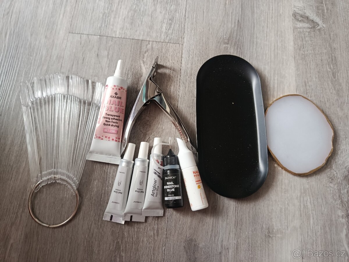 Věci na nehty - 10