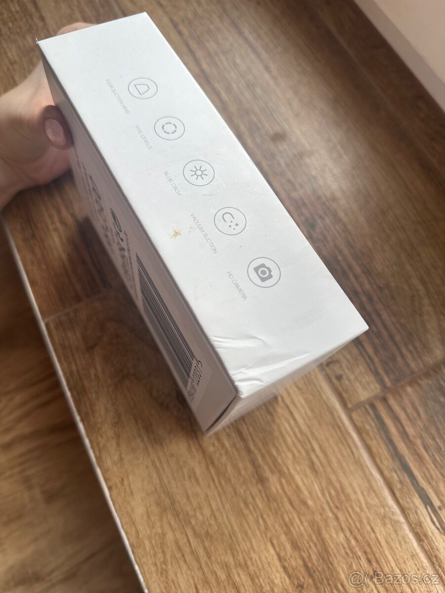 Vysavač na černé tečky a póry - 10