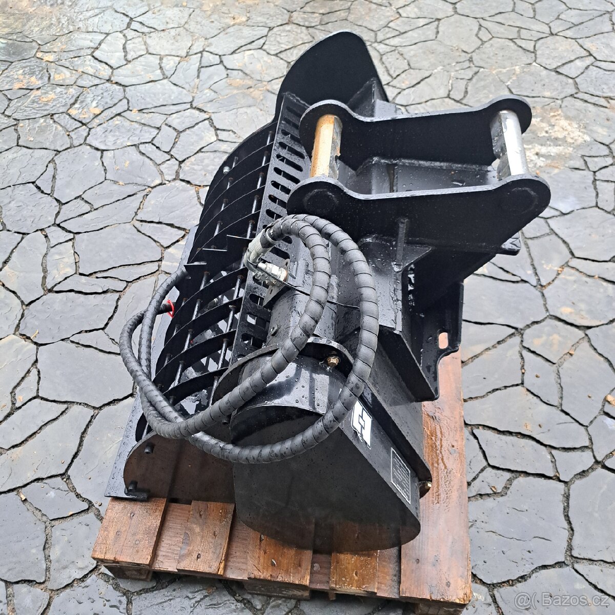 Míchací lopata na minibagr - 10