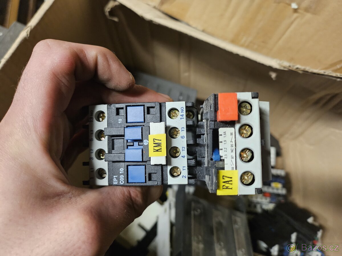 Pojistky jističe trafa prostě vše - 10