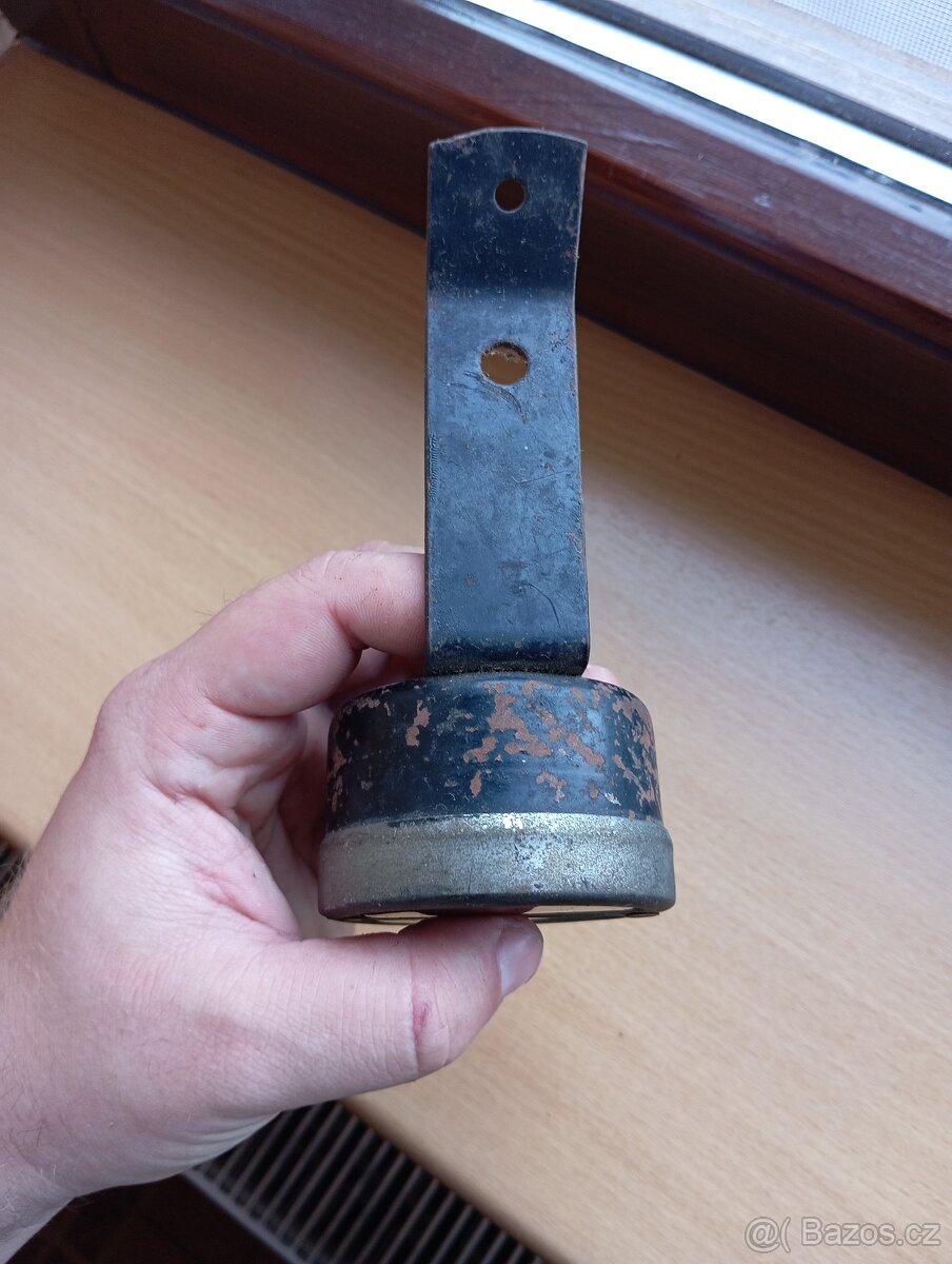 Prodám zadní světlo STOP na předválečný vůz - 10