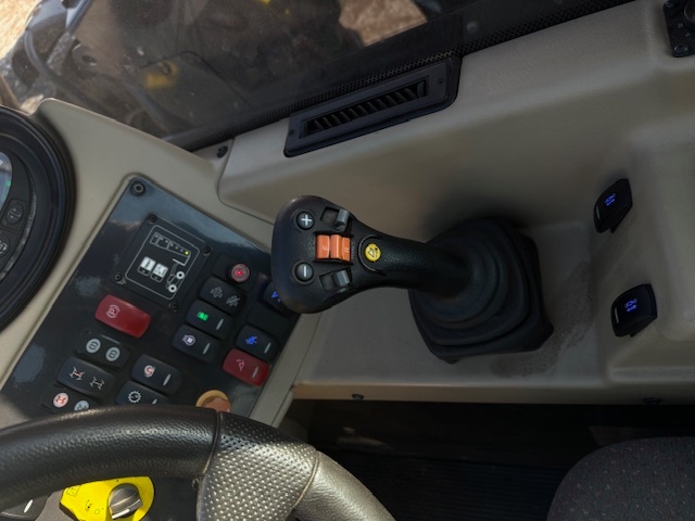 MASSEY FERGUSON teleskopický manipulátor - 10