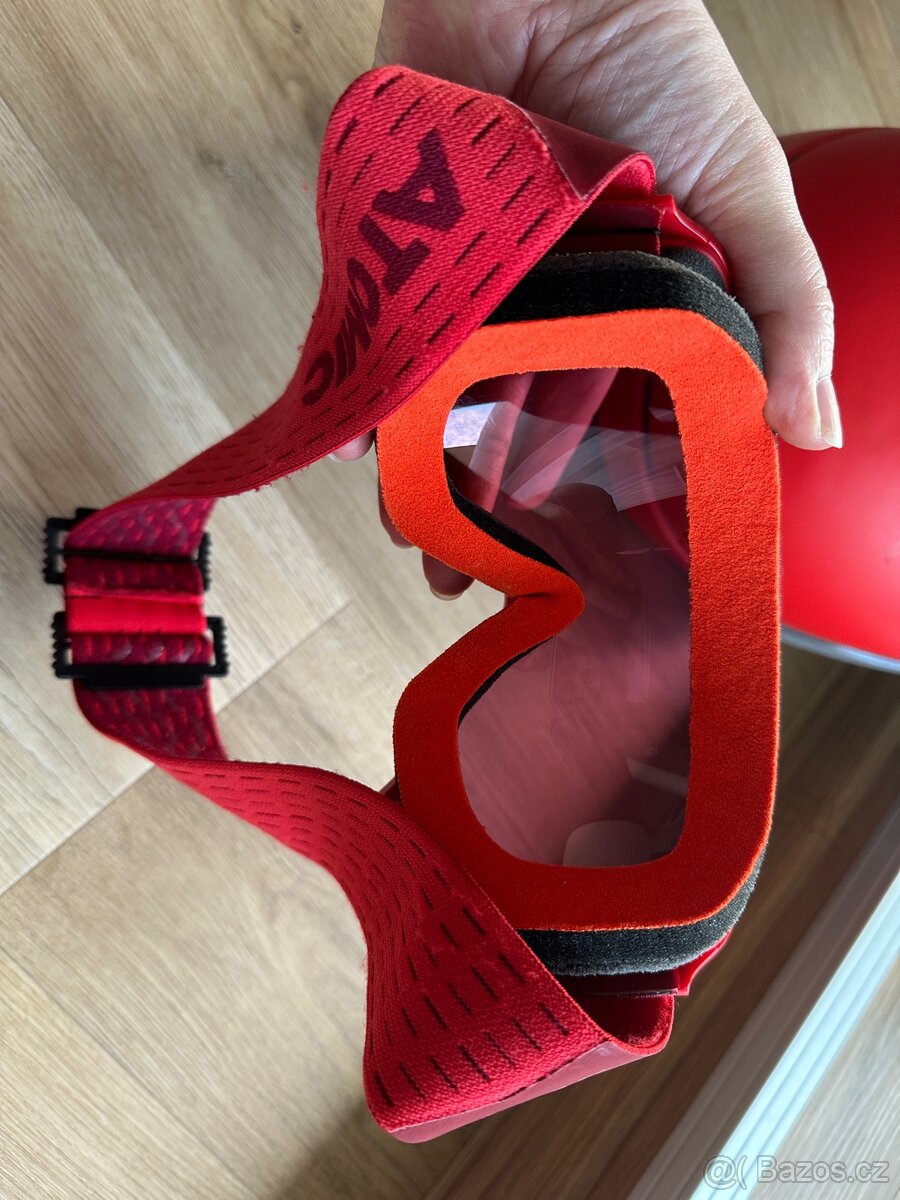 Lyžařská helma Atomic a lyžařské brýle Atomic - 10