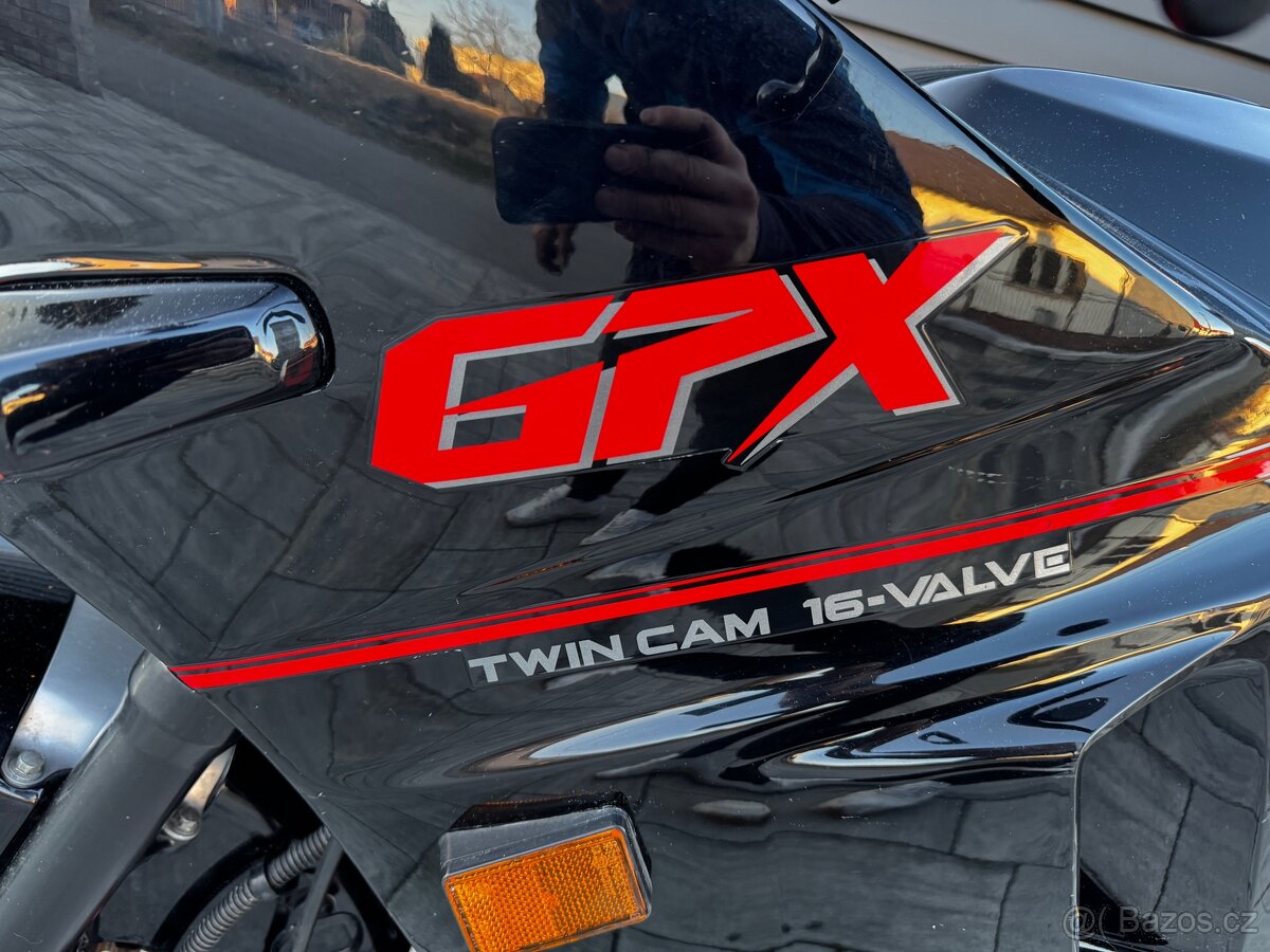 Kawasaki GPX500R - 10