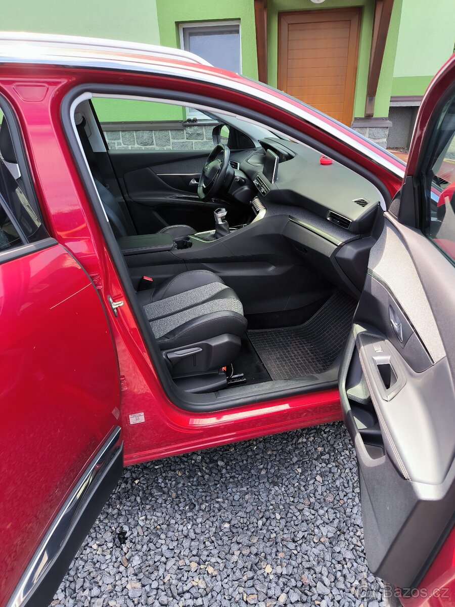 Peugeot 3008 1.2. Pure Tech - 10