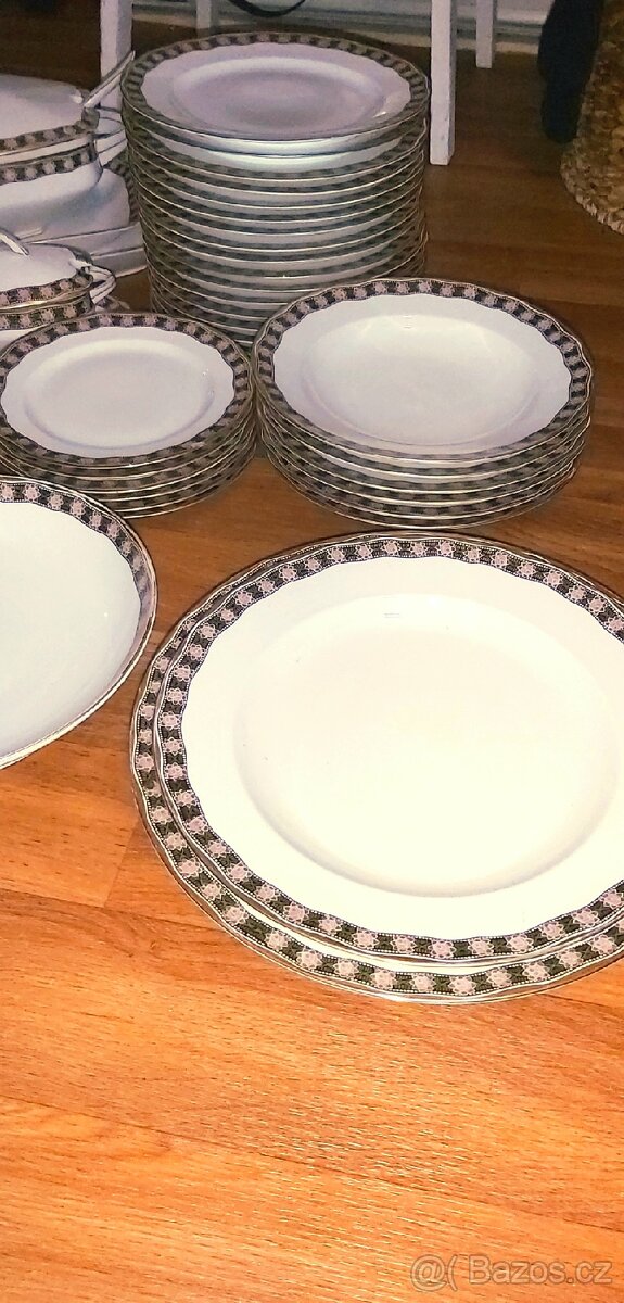 Jídelní porcelánový servis - 10