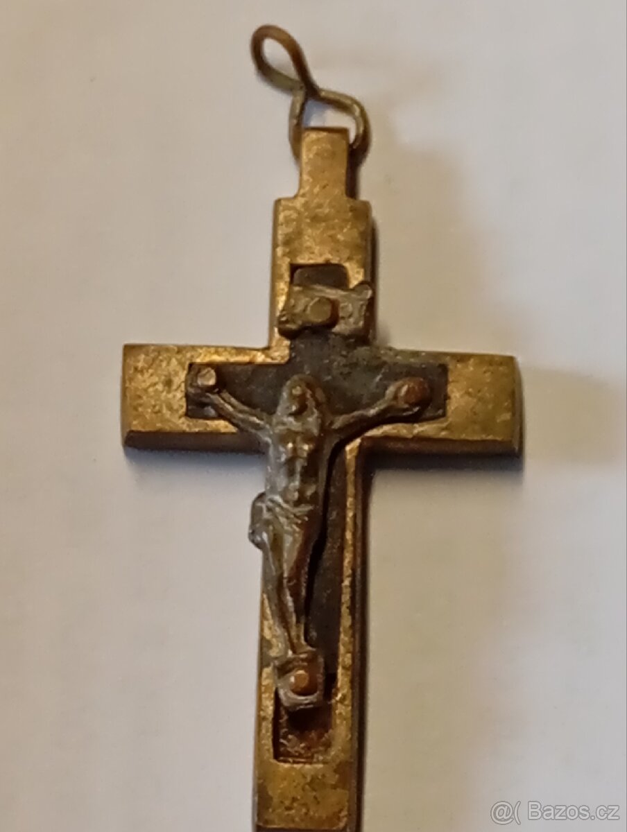 Kříže, madonky, sv. obrázky a staré modlitební knížky - 10