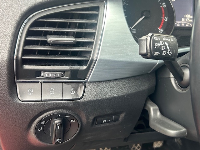 Škoda Fábia III 2018 1,0 MPi, AC, zimní pneu, koupeno v ČR - 10