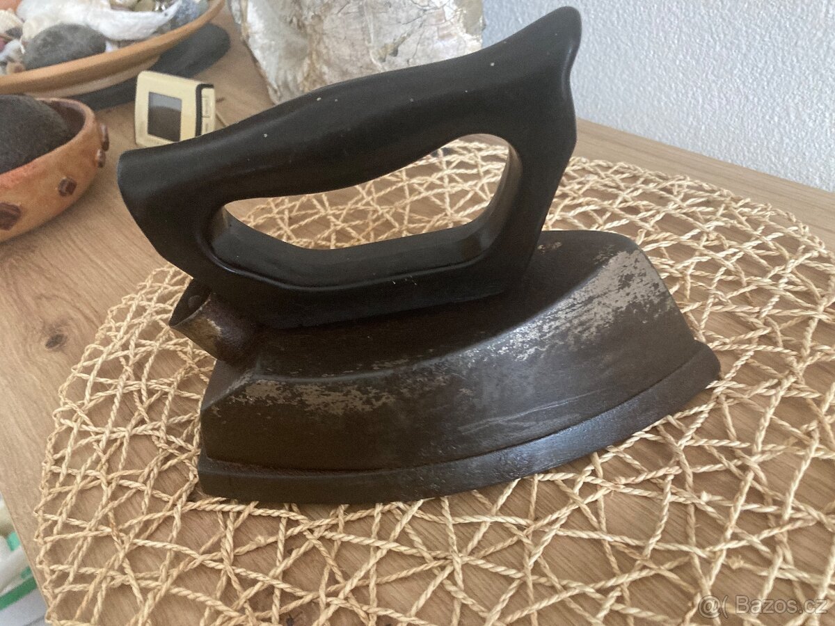 Starožitná žehlička - 10