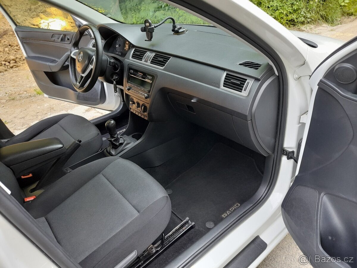 ŠKODA RAPID 1.2 TSI 63KW,2015,96.800KM,NEZ.TOPENÍ,TAŽNÉ - 10