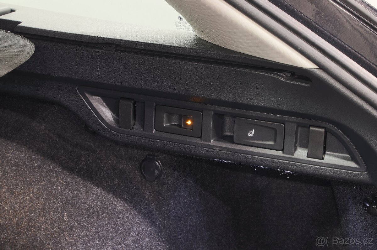 Škoda Octavia Scout 4 Combi 2.0TDI 4x4 - záruka Autodraft - 10