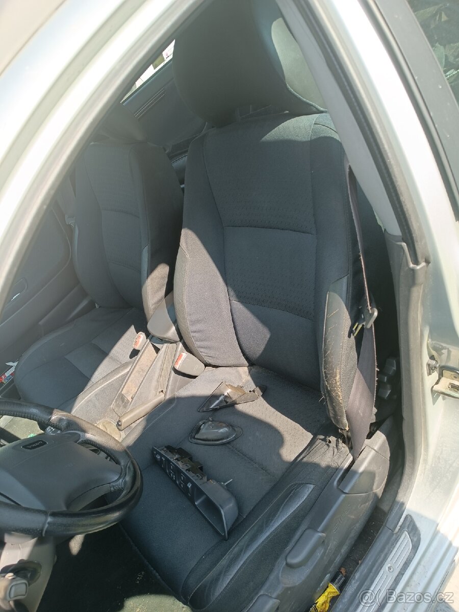 Díly Volvo V40 - 10