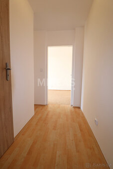 Milovice, pronájem bytu 1+1, 28 m2 + balkón 2 m2, okr. Nymbu - 10