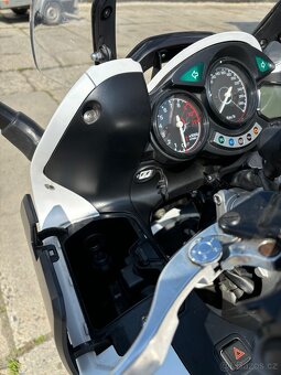 YAMAHA FJR 1300 - 10