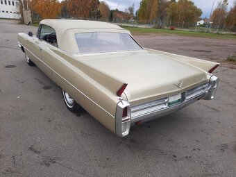 1963 Cadillac Series 62 Convertible - 10