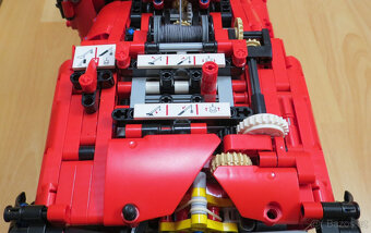 Lego Technic 42082 Terénní jeřáb - 10