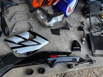 Honda cbr125r náhradní díly - 10