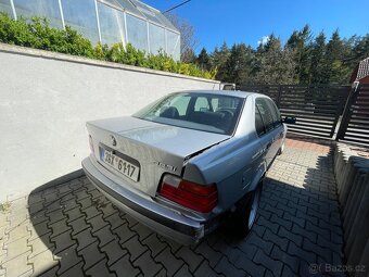 BMW e36 323i sedan veškeré díly - 10