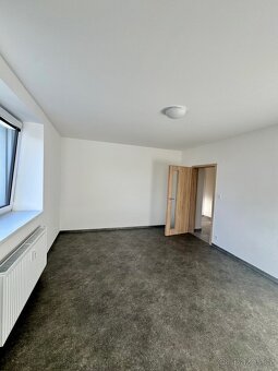 Pronájem zděného bytu 2+1 s park. stáním, Tábor - Měšice - 10